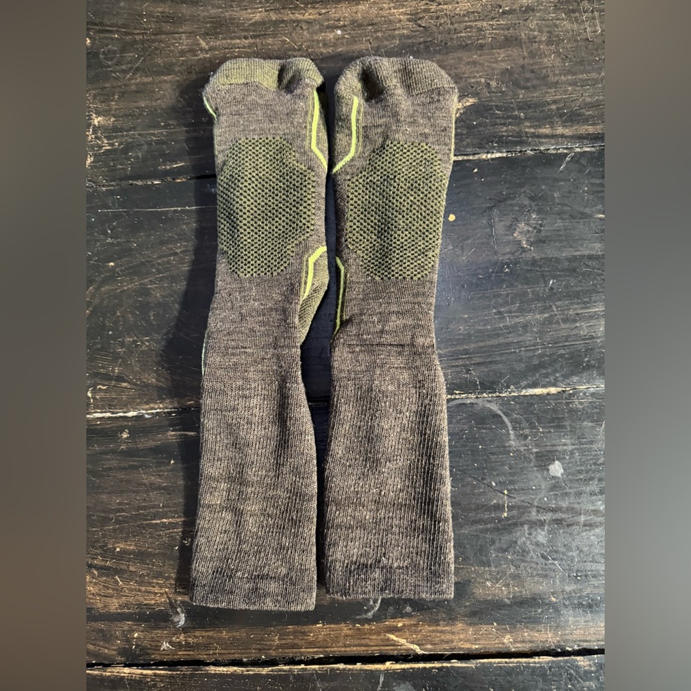 Olive Green Men's hiking/ athletic Socks-wool?